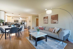 Stylish North Seattle Townhouse- Dual Master Suites